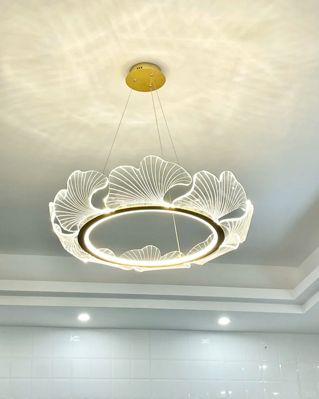 Olverai Acrylic Ginkgo Leaf Chandelier