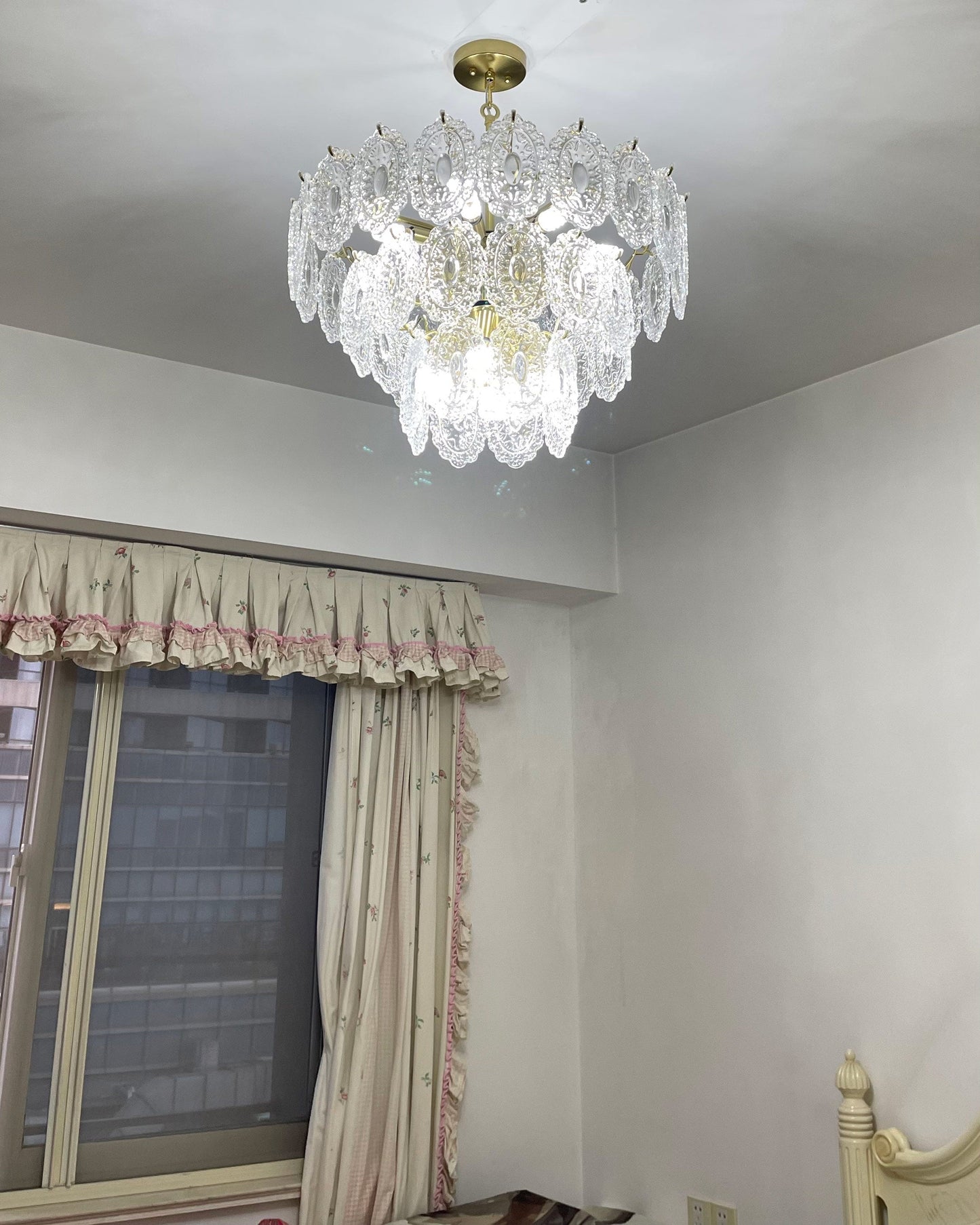 Olverai Tiered Textured Glass Chandelier