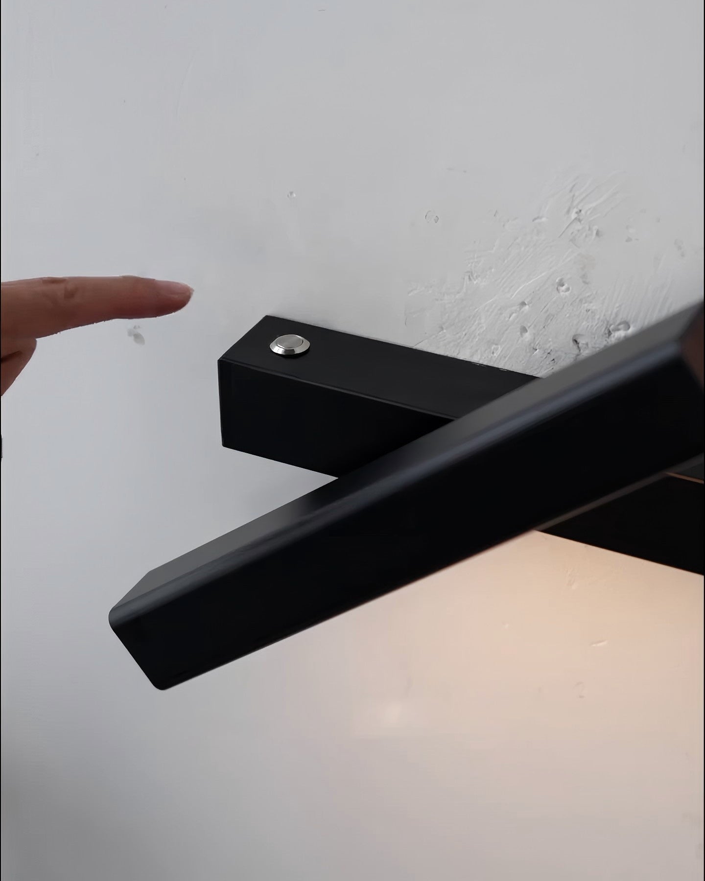 Olverai Adjustable Bar Wall Sconce