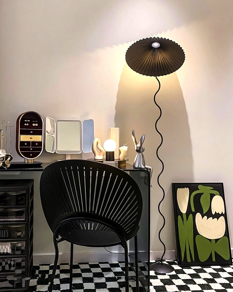 Olverai Pleated Squiggle Floor Lamp