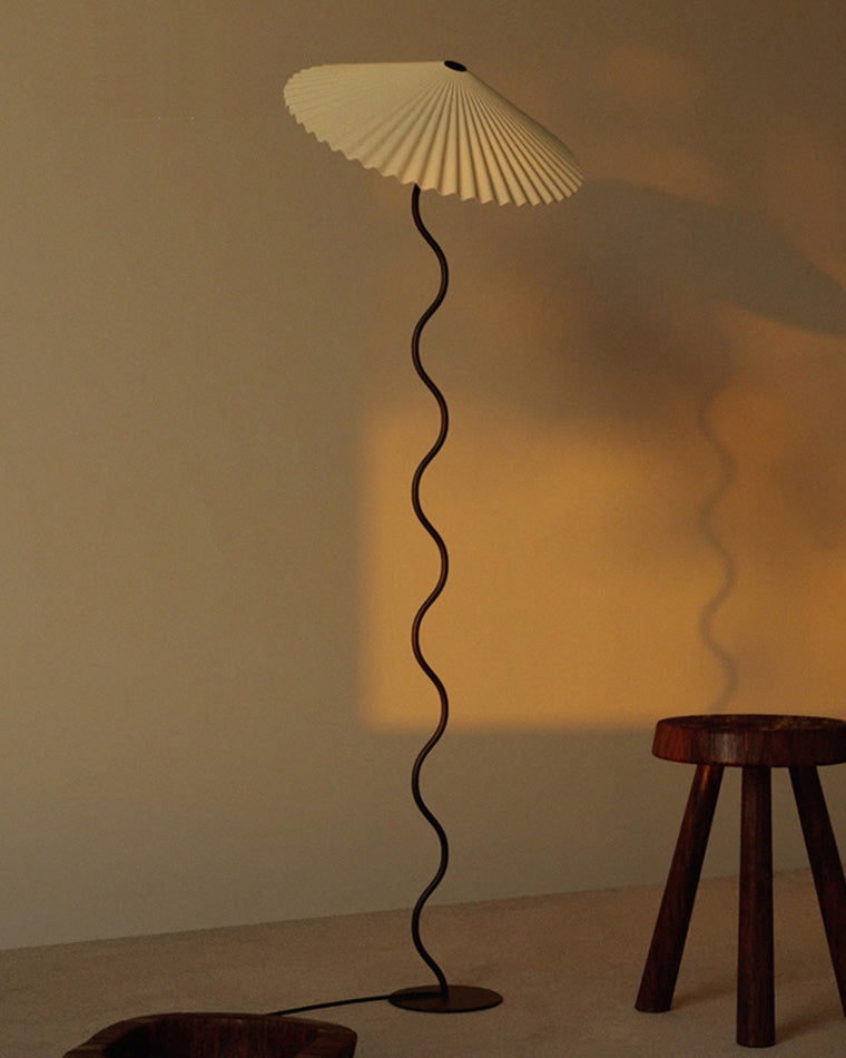 Olverai Pleated Squiggle Floor Lamp