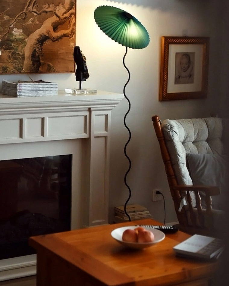 Olverai Pleated Squiggle Floor Lamp