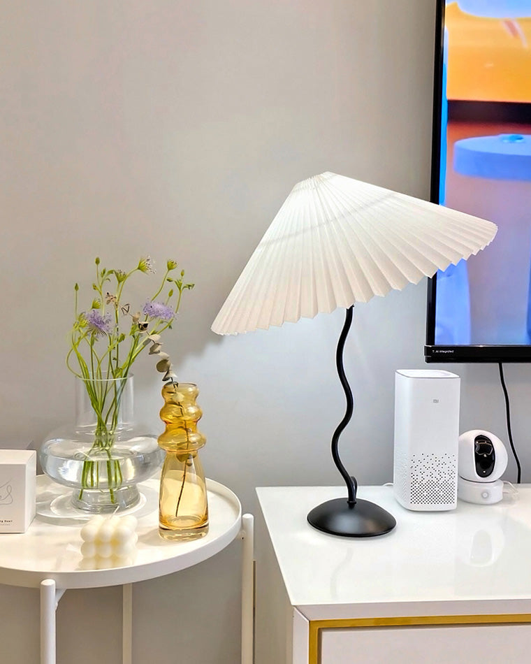 Olverai Pleated Squiggle Floor Lamp