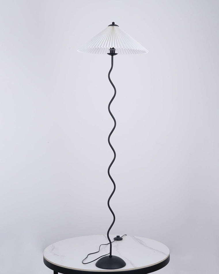 Olverai Pleated Squiggle Floor Lamp