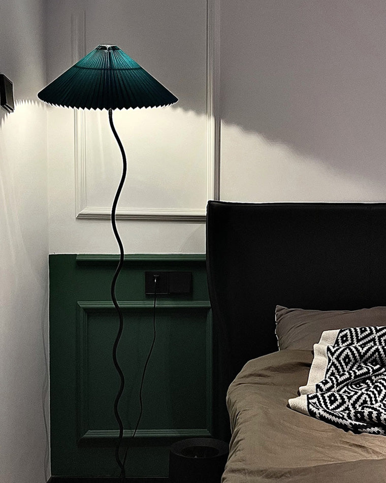 Olverai Pleated Squiggle Floor Lamp