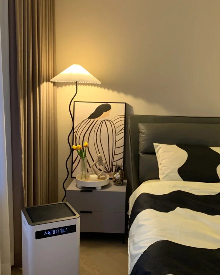 Olverai Pleated Squiggle Floor Lamp