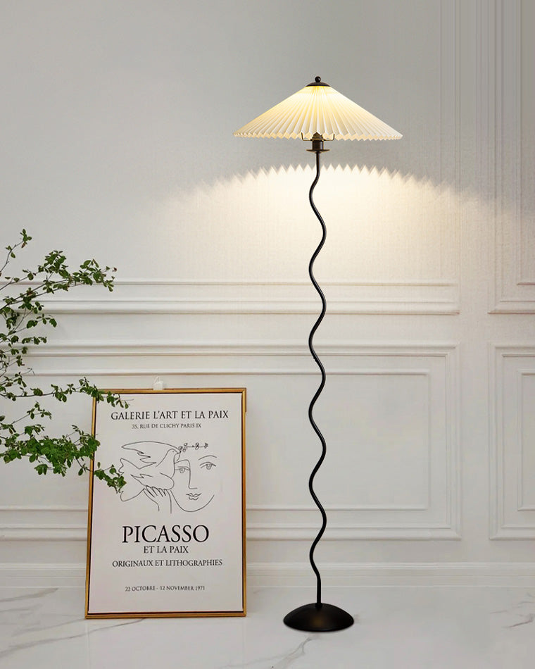 Olverai Pleated Squiggle Floor Lamp