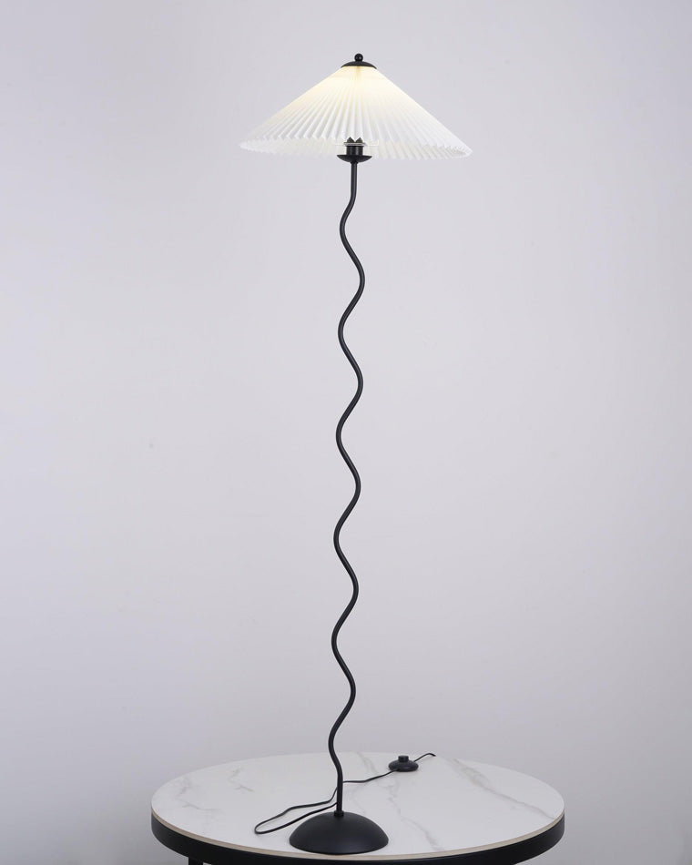 Olverai Pleated Squiggle Floor Lamp