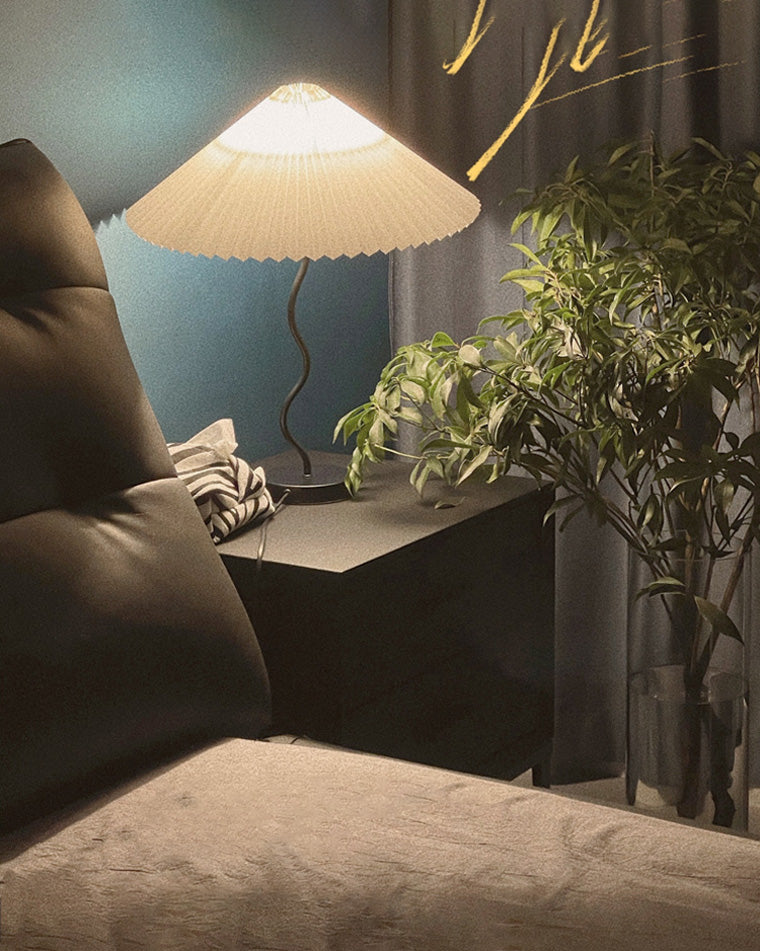 Olverai Pleated Squiggle Floor Lamp