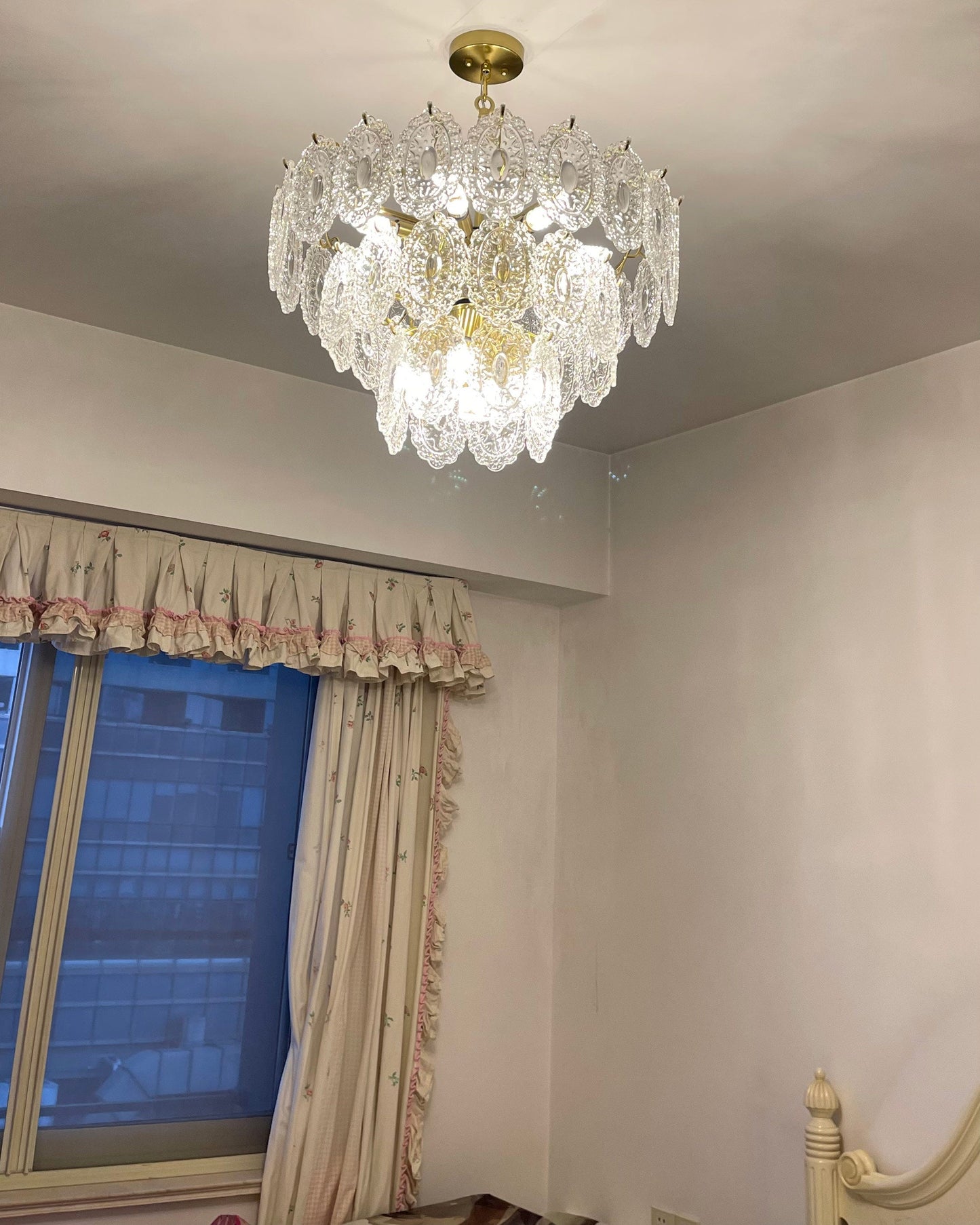 Olverai Tiered Textured Glass Chandelier