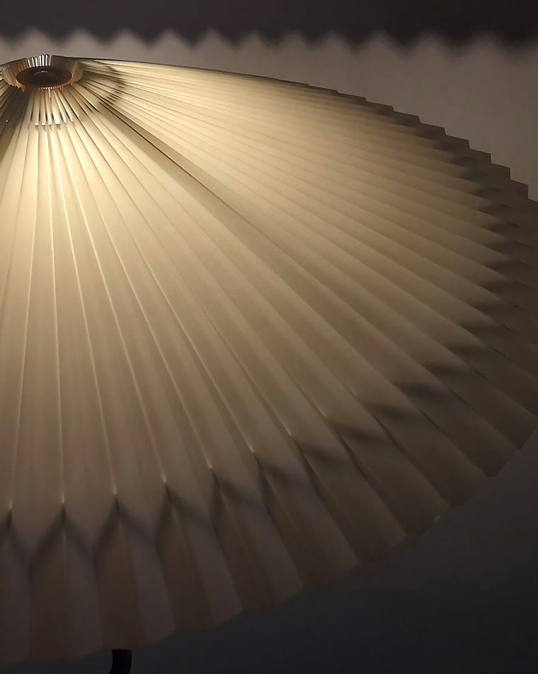 Olverai Wavy Pleated Table Lamp