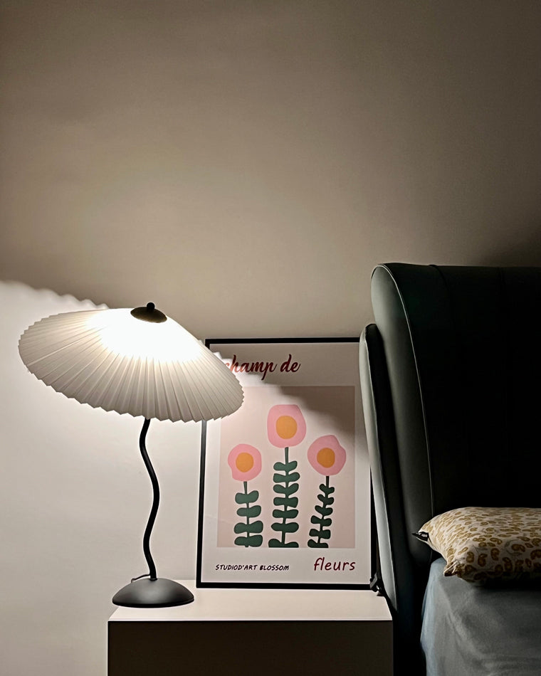 Olverai Wavy Pleated Table Lamp