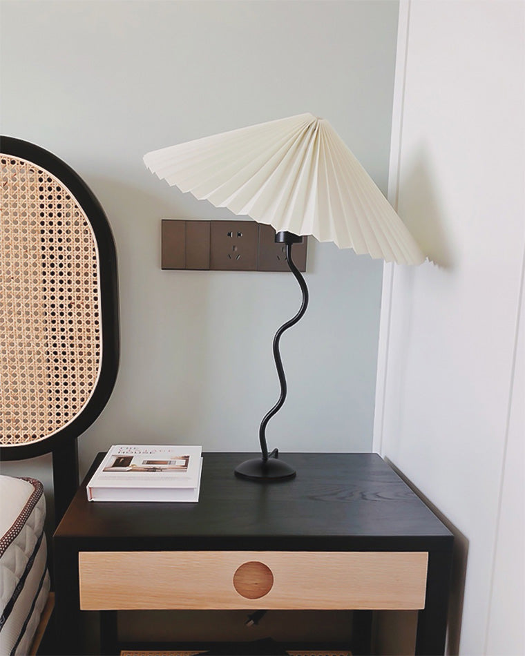 Olverai Wavy Pleated Table Lamp