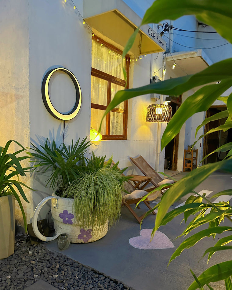 Olverai Outdoor Crescent Wall Light