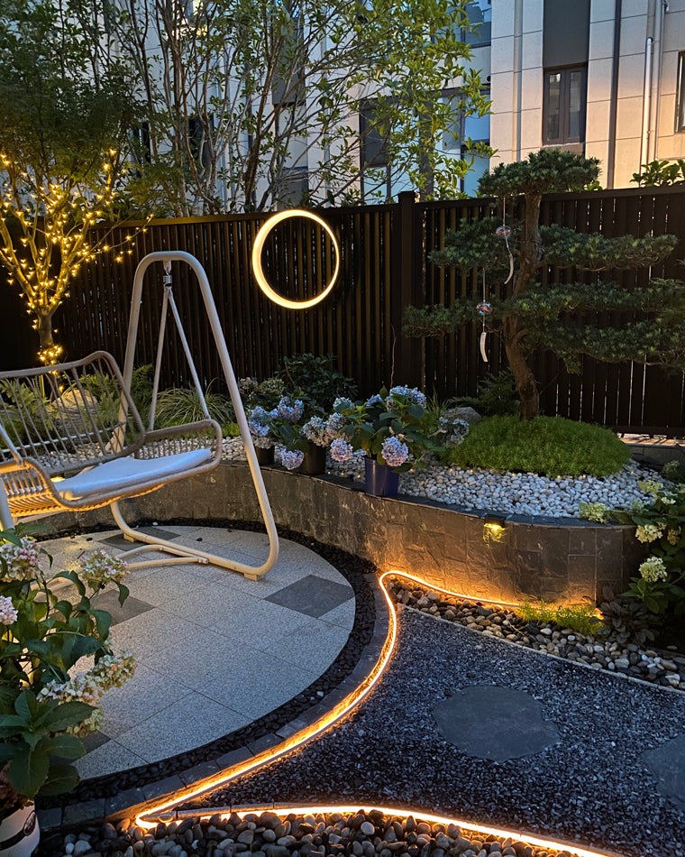 Olverai Outdoor Crescent Wall Light
