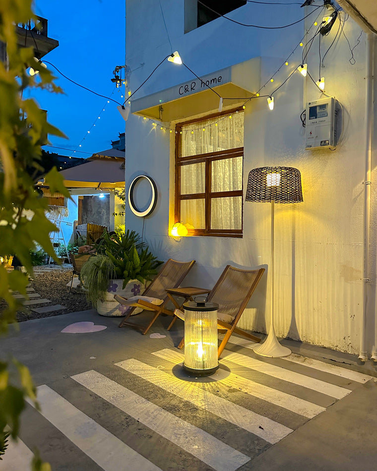 Olverai Outdoor Crescent Wall Light