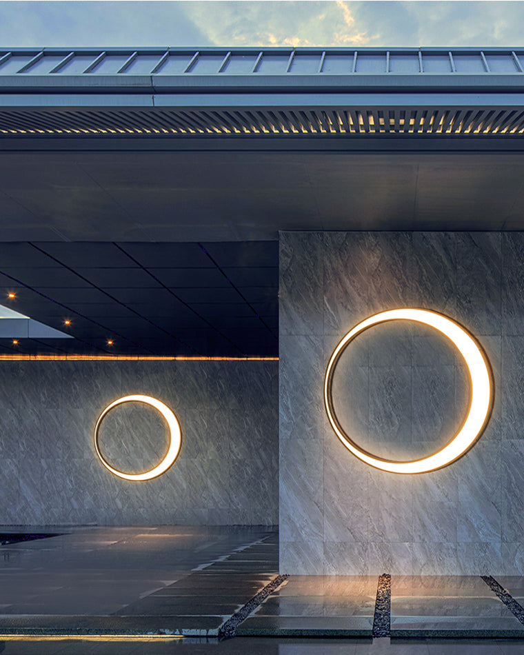 Olverai Outdoor Crescent Wall Light