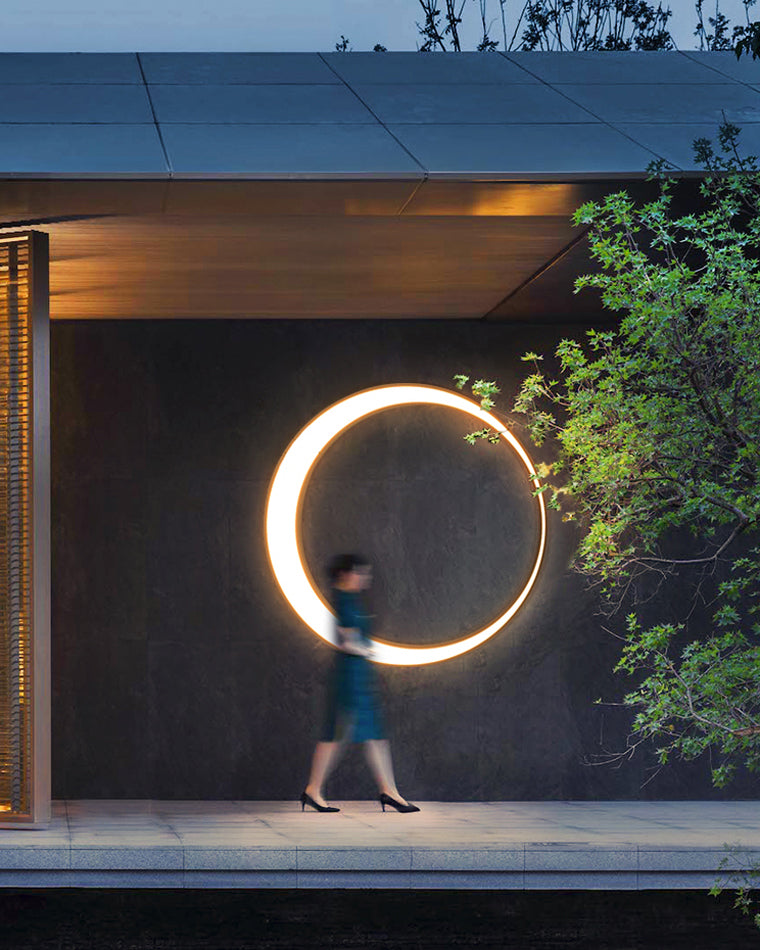 Olverai Outdoor Crescent Wall Light