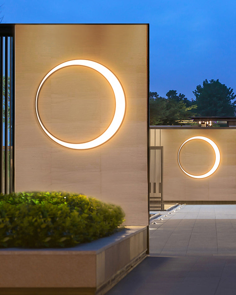 Olverai Outdoor Crescent Wall Light