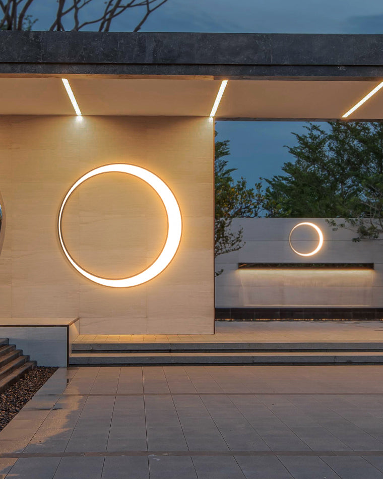 Olverai Outdoor Crescent Wall Light
