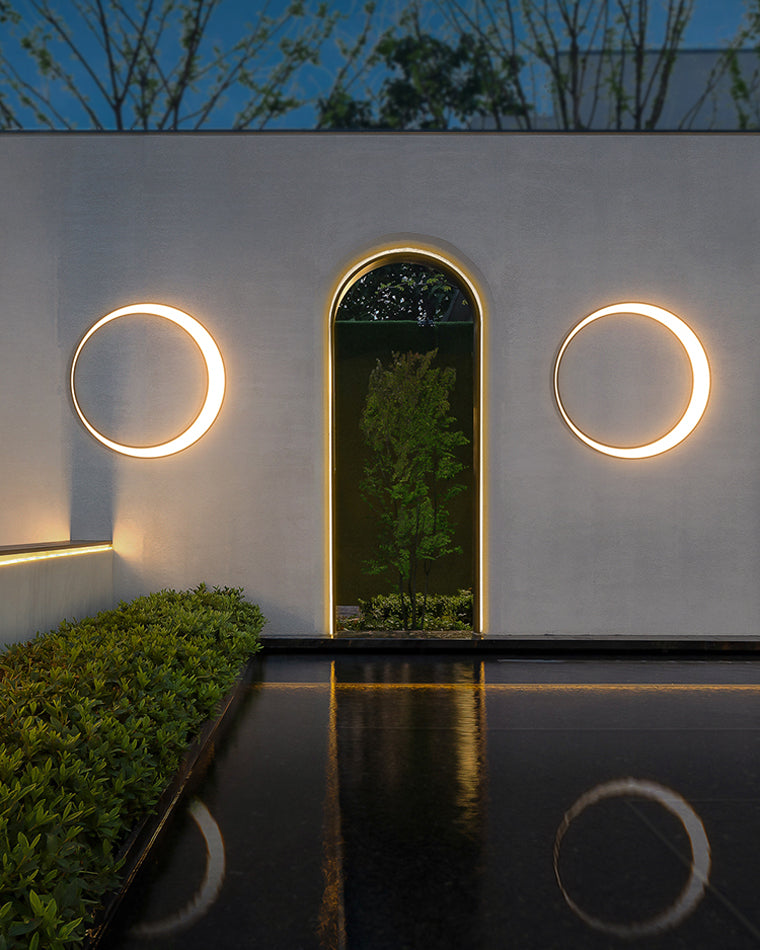 Olverai Outdoor Crescent Wall Light