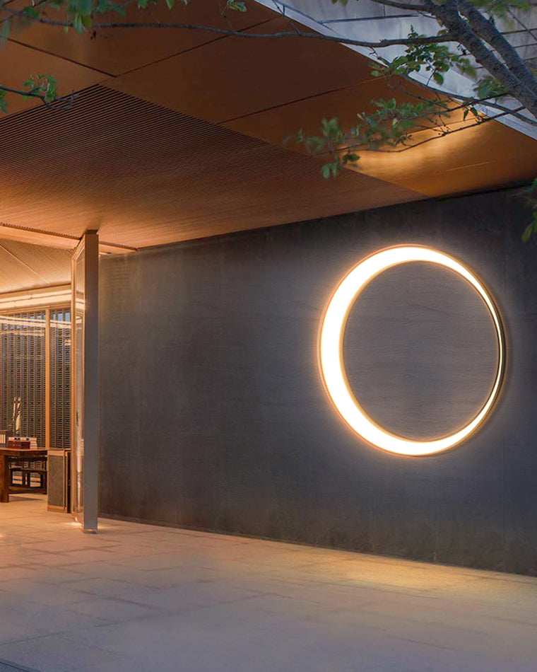 Olverai Outdoor Crescent Wall Light