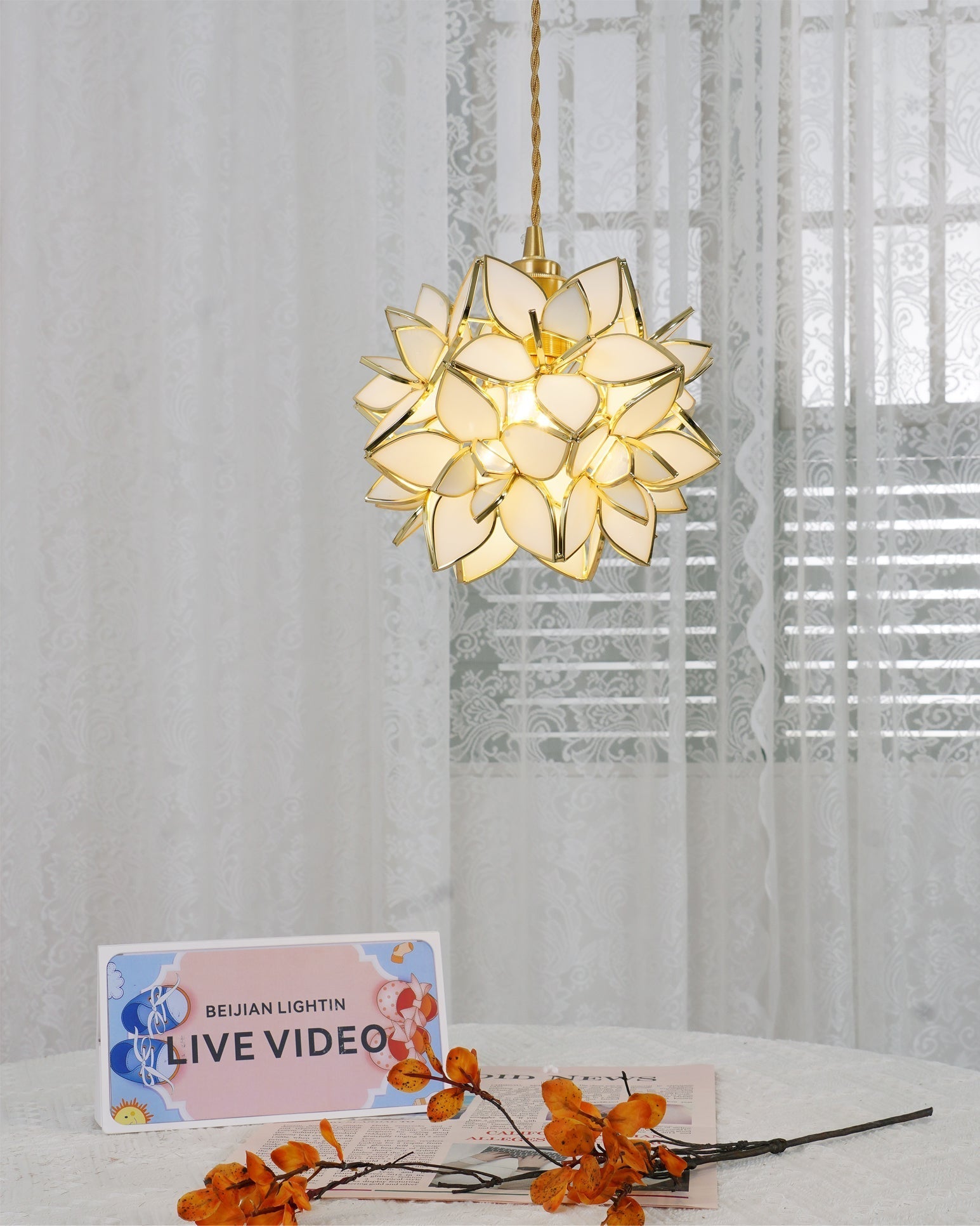 Elegant Capiz Shell Flower Pendant Lamp, Brass Finish, Dimmable, Modern Lighting