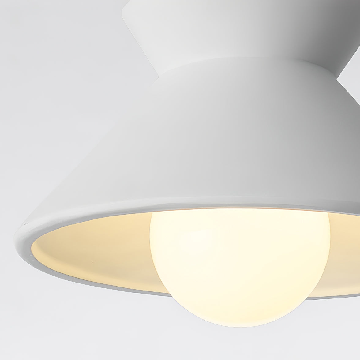 Modern Scandinavian Resin Wood Pendant Lamp, Nordic Style Ceiling Light Fixture