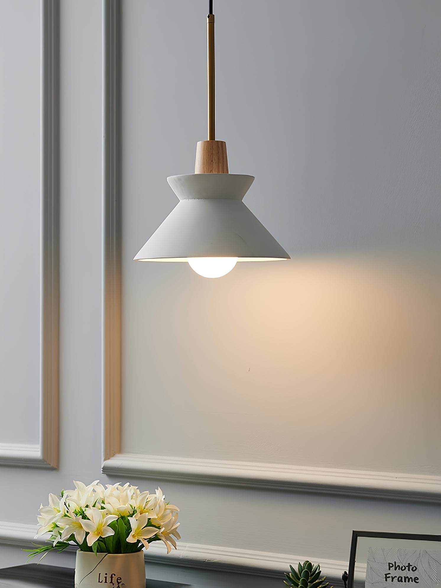 Modern Scandinavian Resin Wood Pendant Lamp, Nordic Style Ceiling Light Fixture